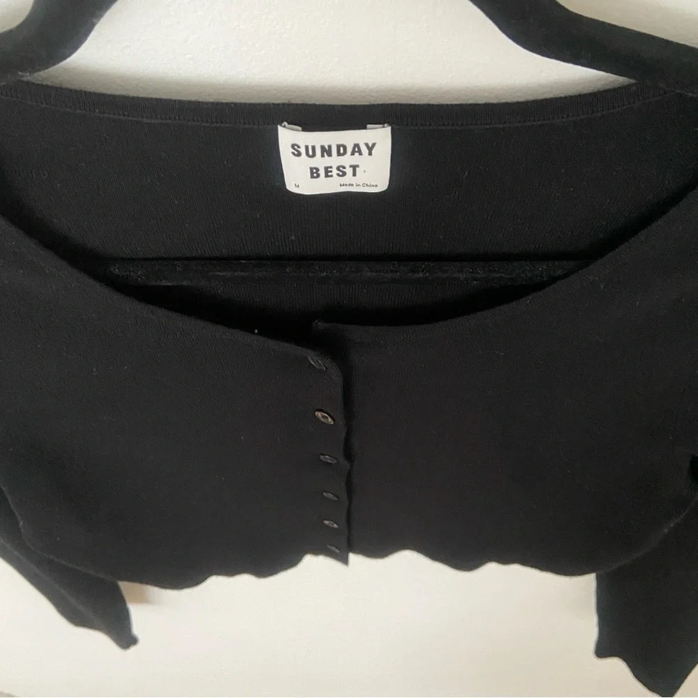 Aritzia Sunday Best Izzy Cardigan Cropped Button Up Black size Medium - Picture 6 of 8